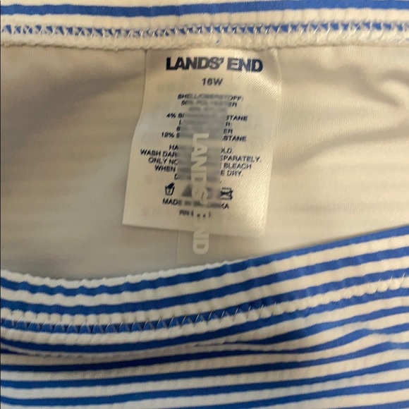 Lands’ End Seer Sucker Tankini - Picture 8 of 8